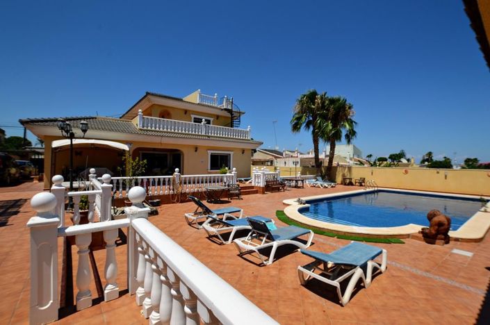 Image No.11-6 Bed Villa for sale