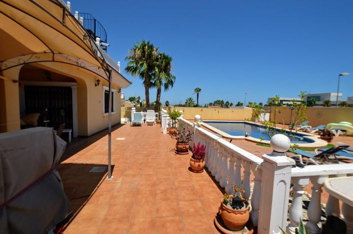 Image No.15-6 Bed Villa for sale