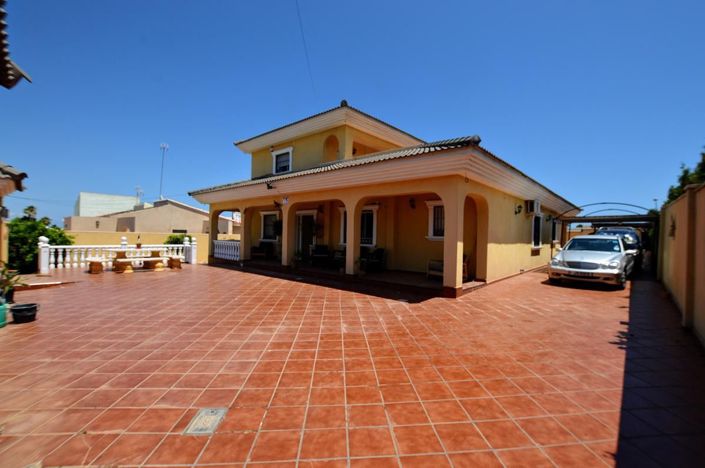 Image No.2-6 Bed Villa for sale