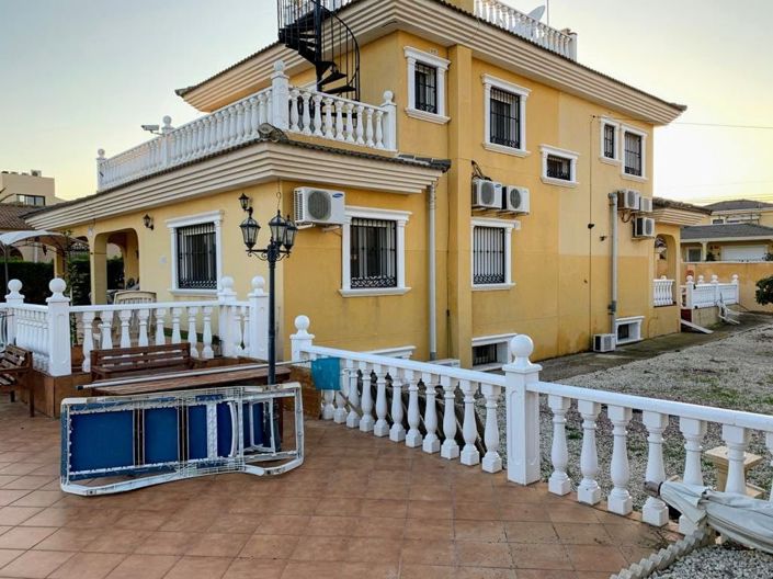 Image No.26-6 Bed Villa for sale