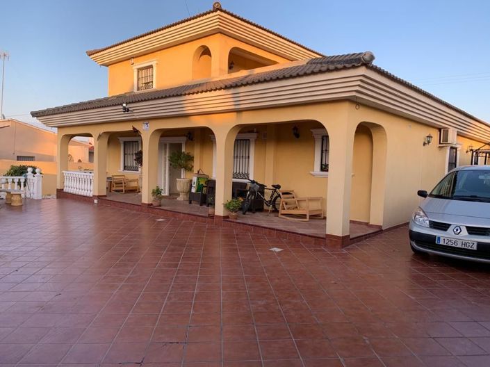 Image No.28-6 Bed Villa for sale