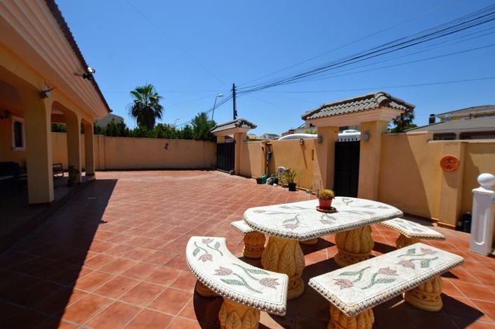 Image No.3-6 Bed Villa for sale