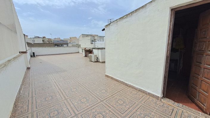 Image No.19-3 Bed House for sale