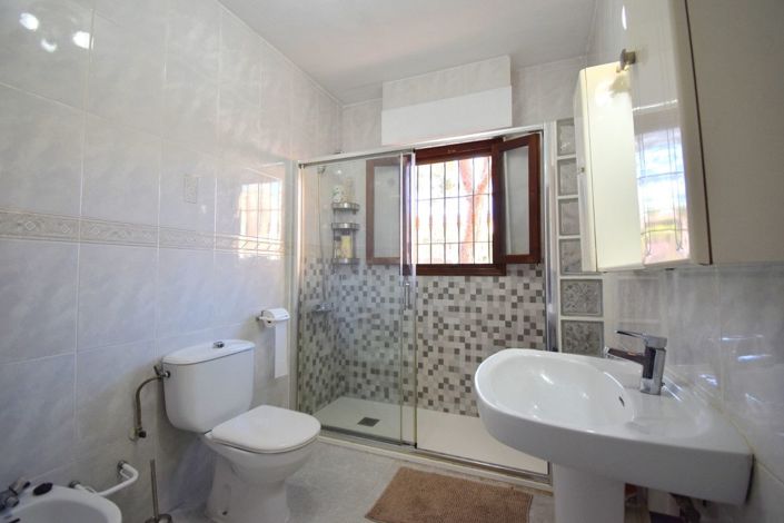 Image No.18-6 Bed Villa for sale
