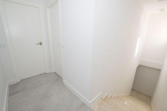Image No.23-2 Bed Apartment for sale