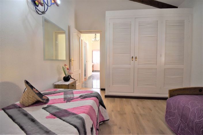 Image No.12-4 Bed Villa for sale