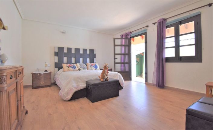 Image No.16-4 Bed Villa for sale