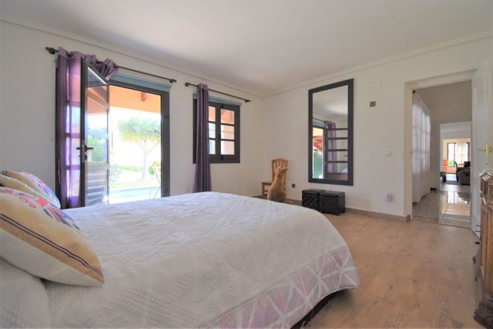 Image No.17-4 Bed Villa for sale