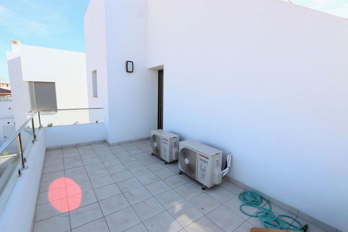 Image No.38-4 Bed Villa for sale