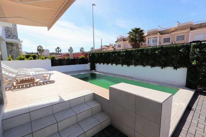 Image No.41-4 Bed Villa for sale