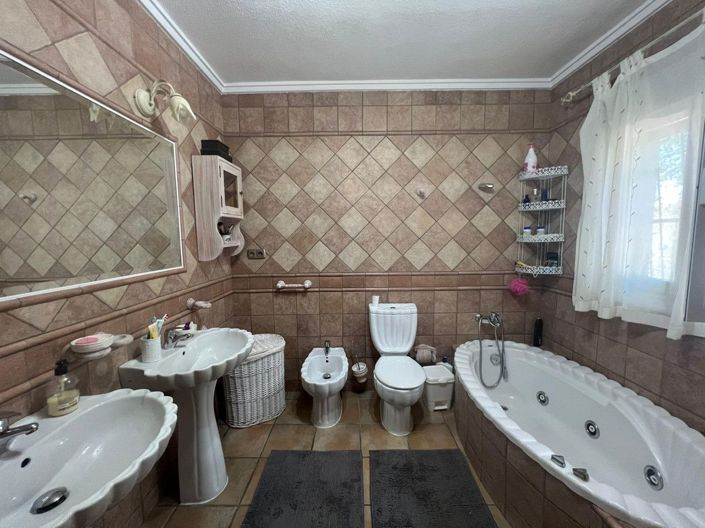 Image No.20-3 Bed Villa for sale