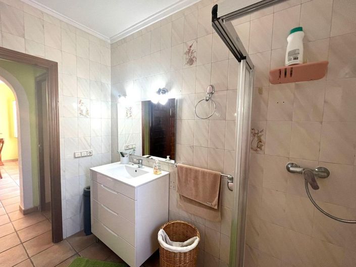 Image No.9-3 Bed Villa for sale