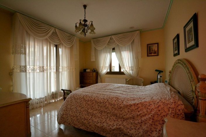 Image No.8-Villa de 8 chambres à vendre à Guardamar del Segura