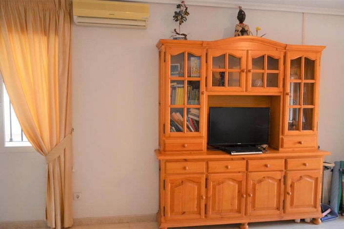 Image No.9-2 Bed House for sale