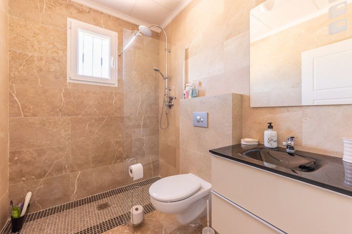 Image No.7-5 Bed Villa for sale