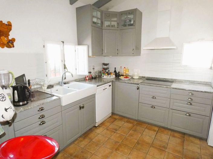 Image No.24-3 Bed Country House for sale