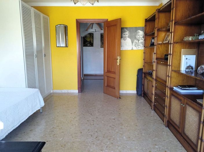 Image No.20-4 Bed Apartment for sale