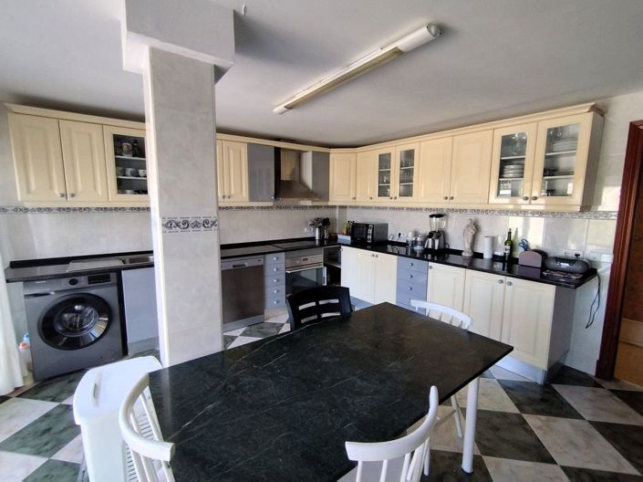 Image No.22-4 Bed Apartment for sale