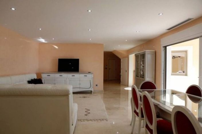 Image No.4-4 Bed Villa for sale
