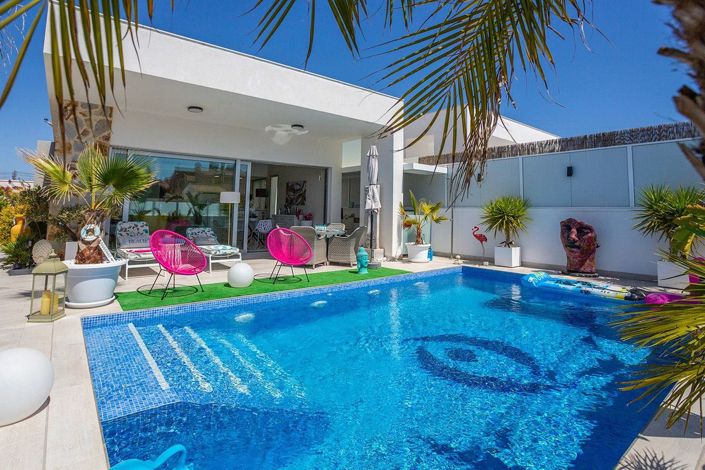 Image No.2-Villa de 3 chambres à vendre à Torrevieja