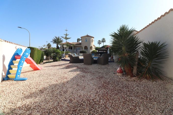 Image No.50-5 Bed Villa for sale