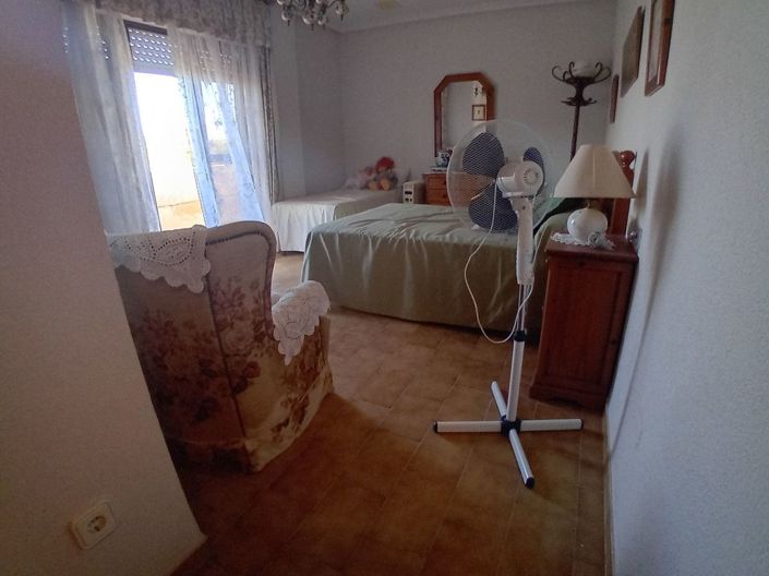 Image No.10-5 Bed House for sale