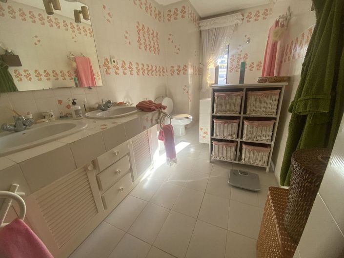 Image No.15-5 Bed House for sale