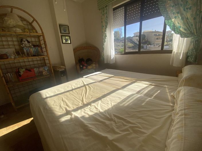 Image No.17-5 Bed House for sale