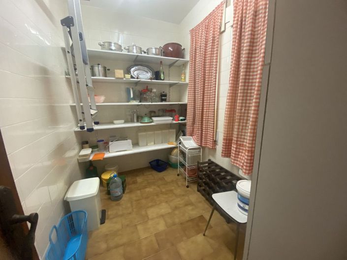 Image No.8-5 Bed House for sale