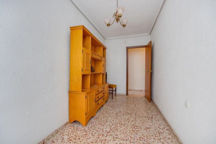 Image No.15-4 Bed Apartment for sale