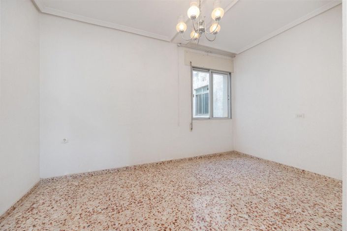 Image No.25-4 Bed Apartment for sale