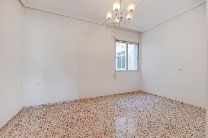 Image No.26-4 Bed Apartment for sale