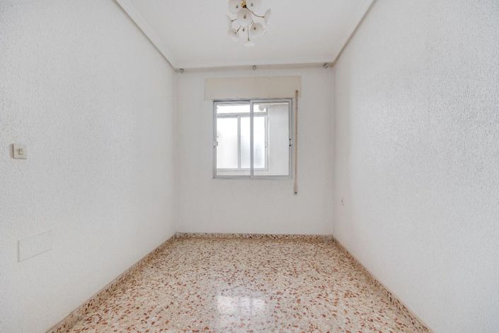Image No.8-4 Bed Apartment for sale