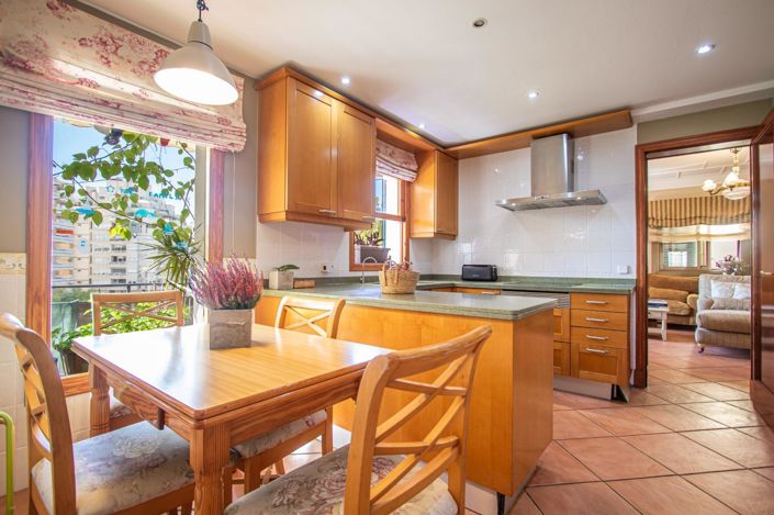 Image No.10-4 Bed Property for sale