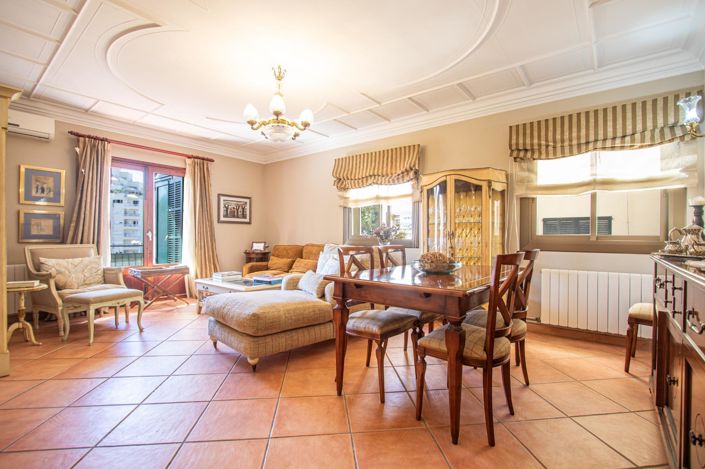 Image No.13-4 Bed Property for sale