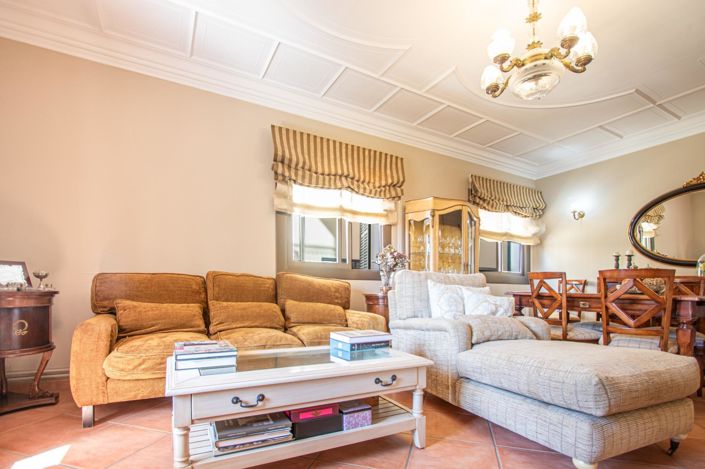 Image No.15-4 Bed Property for sale