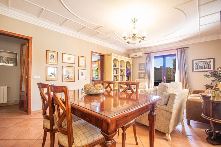 Image No.18-4 Bed Property for sale