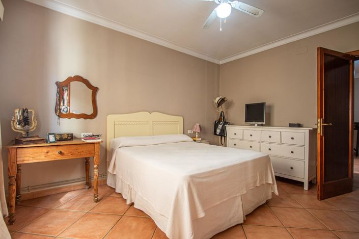 Image No.25-4 Bed Property for sale