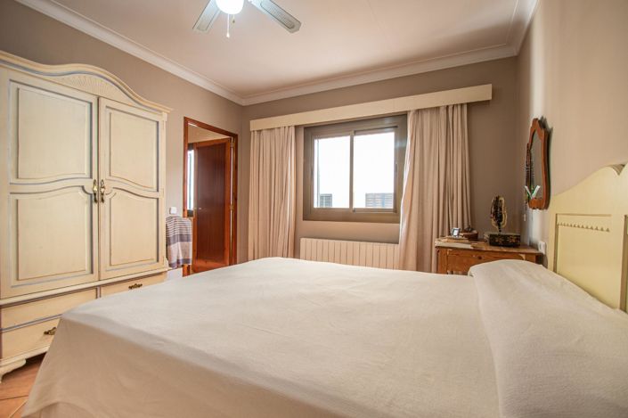 Image No.26-4 Bed Property for sale
