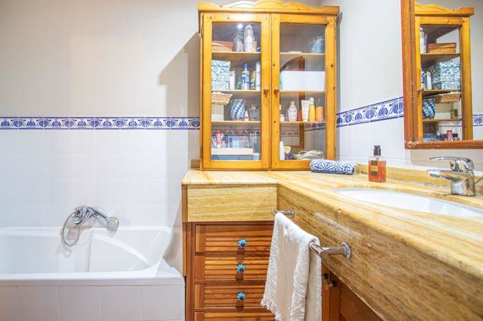 Image No.31-4 Bed Property for sale