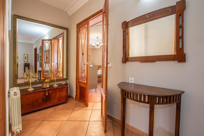 Image No.40-4 Bed Property for sale