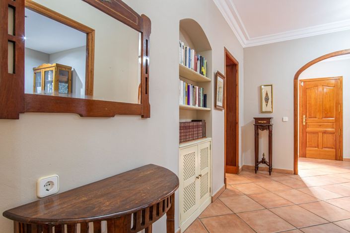 Image No.41-4 Bed Property for sale