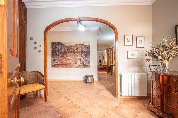 Image No.44-4 Bed Property for sale