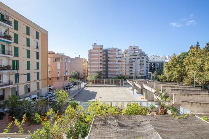 Image No.47-4 Bed Property for sale