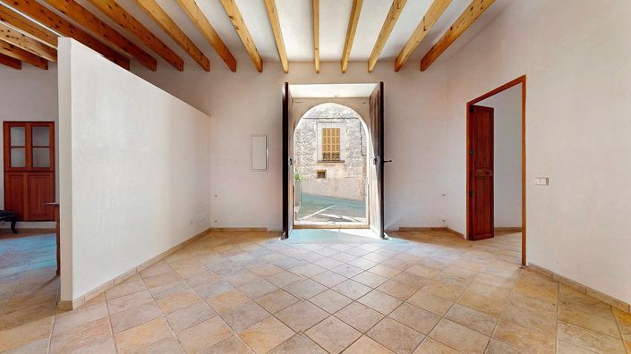 Image No.13-7 Bed House for sale