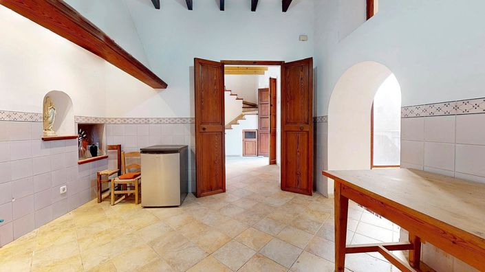 Image No.16-7 Bed House for sale