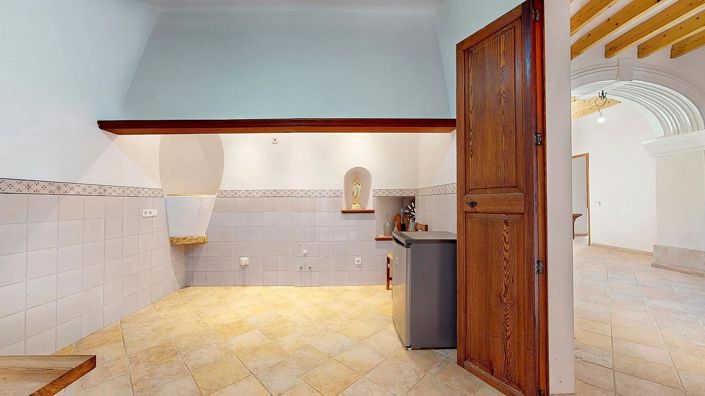 Image No.17-7 Bed House for sale