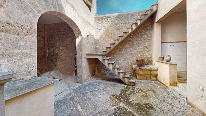 Image No.2-7 Bed House for sale