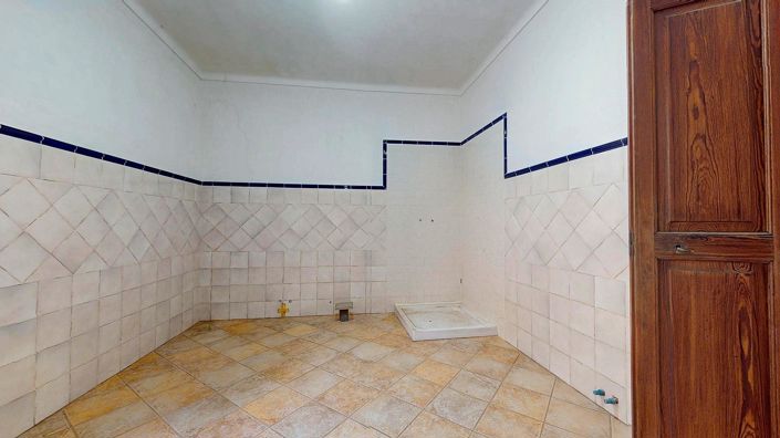 Image No.21-7 Bed House for sale