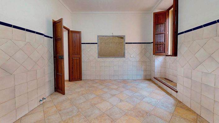 Image No.22-7 Bed House for sale